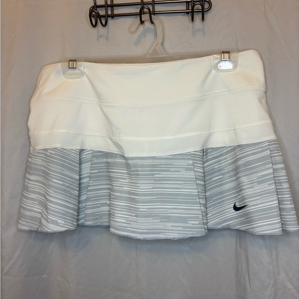 Nike Women's Cream and Gray Tennis Skort Dri-Fit